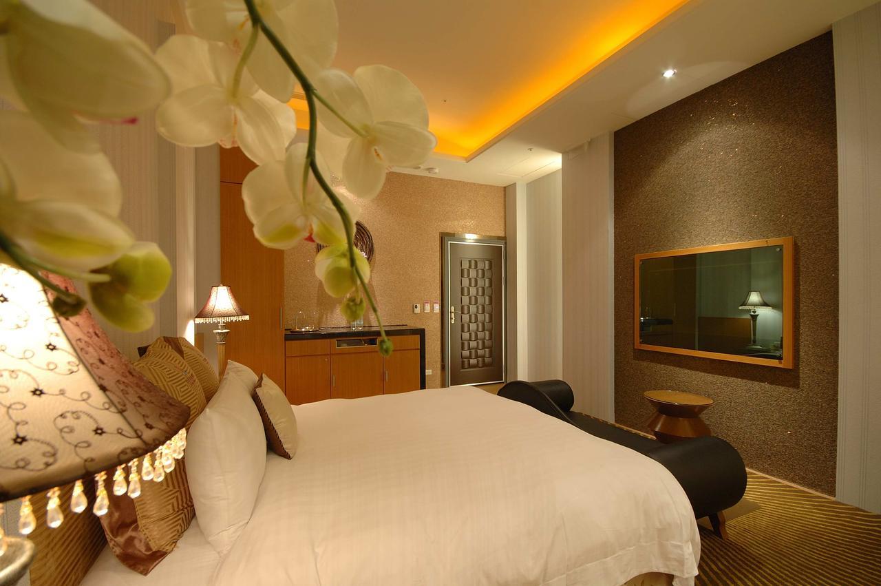 Dubai Motel Yilan Eksteriør billede